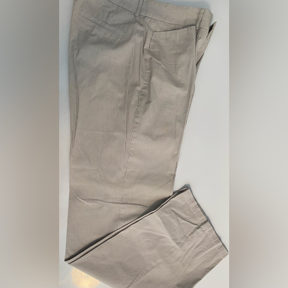 Women’s Dockers size 8 medium
